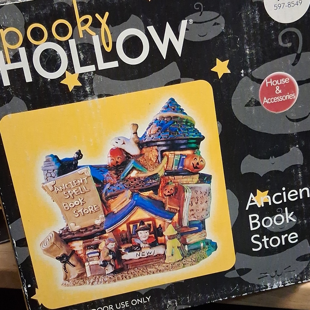Vintage Spooky Hollow Porcelain House With Light Ancient Book Store 2002